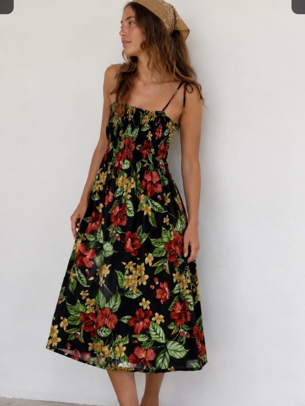 Hawaiian 90’s Vintage Resort wear Dress in Black & Colorful Hibiscus 🌺 One Size